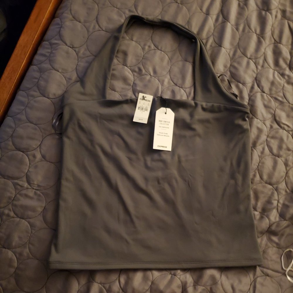 Body Countour Tops - Picture 2 of 7